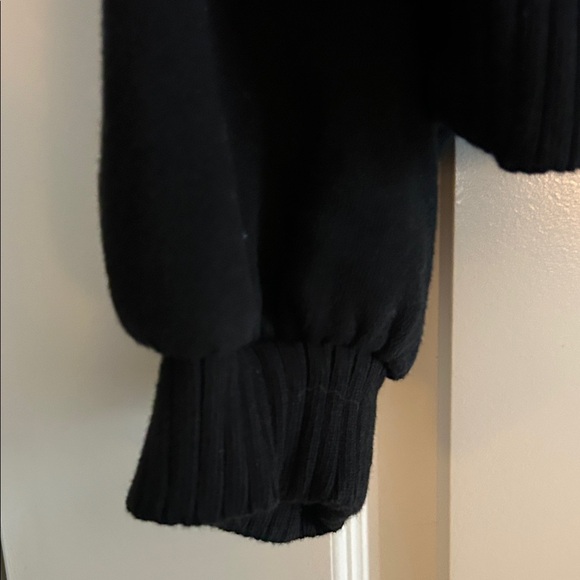 Aerie Black Sweatshirt - Picture 4 of 7